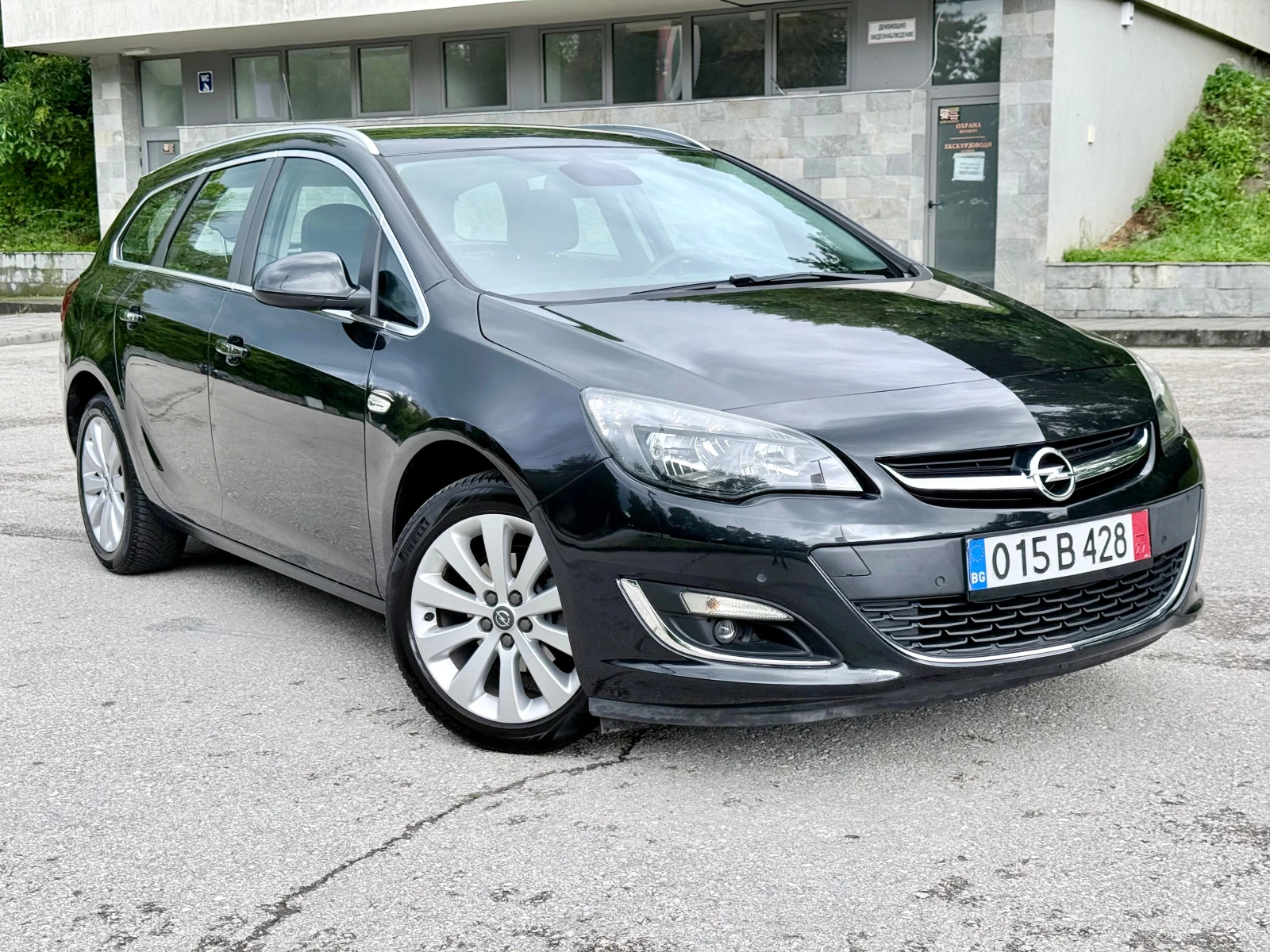 Opel Astra 1.4i* ГАЗ-GPL-Tech* Sport Tourer* Cosmo* Face* Eur, снимка 5 - Автомобили и джипове - 54648719