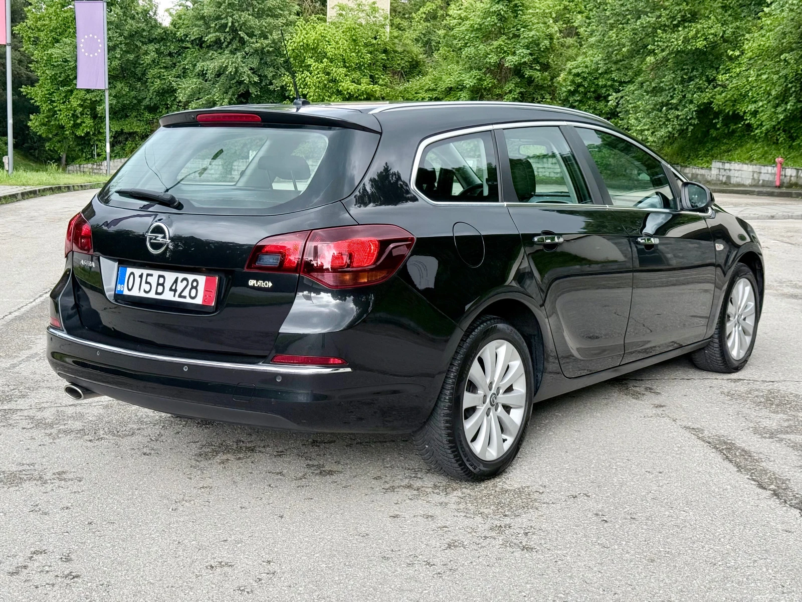 Opel Astra 1.4i* ГАЗ-GPL-Tech* Sport Tourer* Cosmo* Face* Eur, снимка 4 - Автомобили и джипове - 54648719