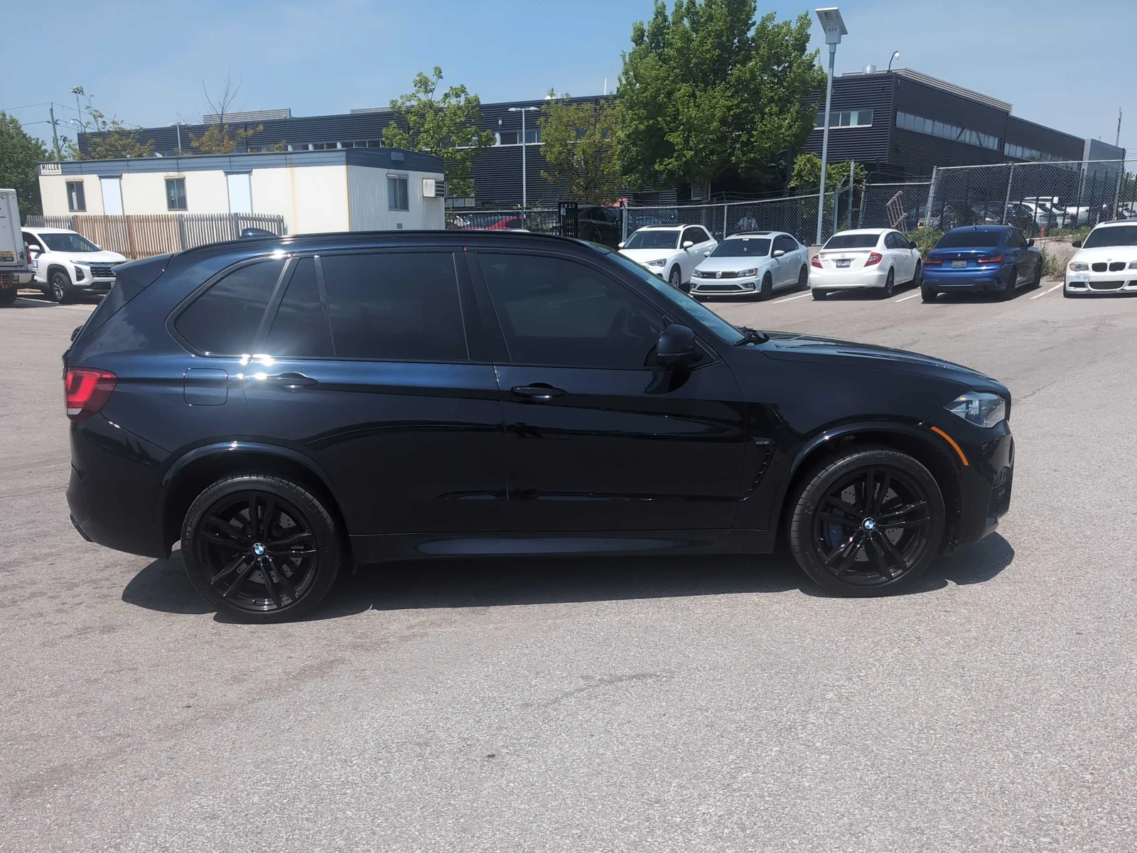 BMW X5M Harman Kardon * Head-Up * 360, снимка 2 - Автомобили и джипове - 54709793