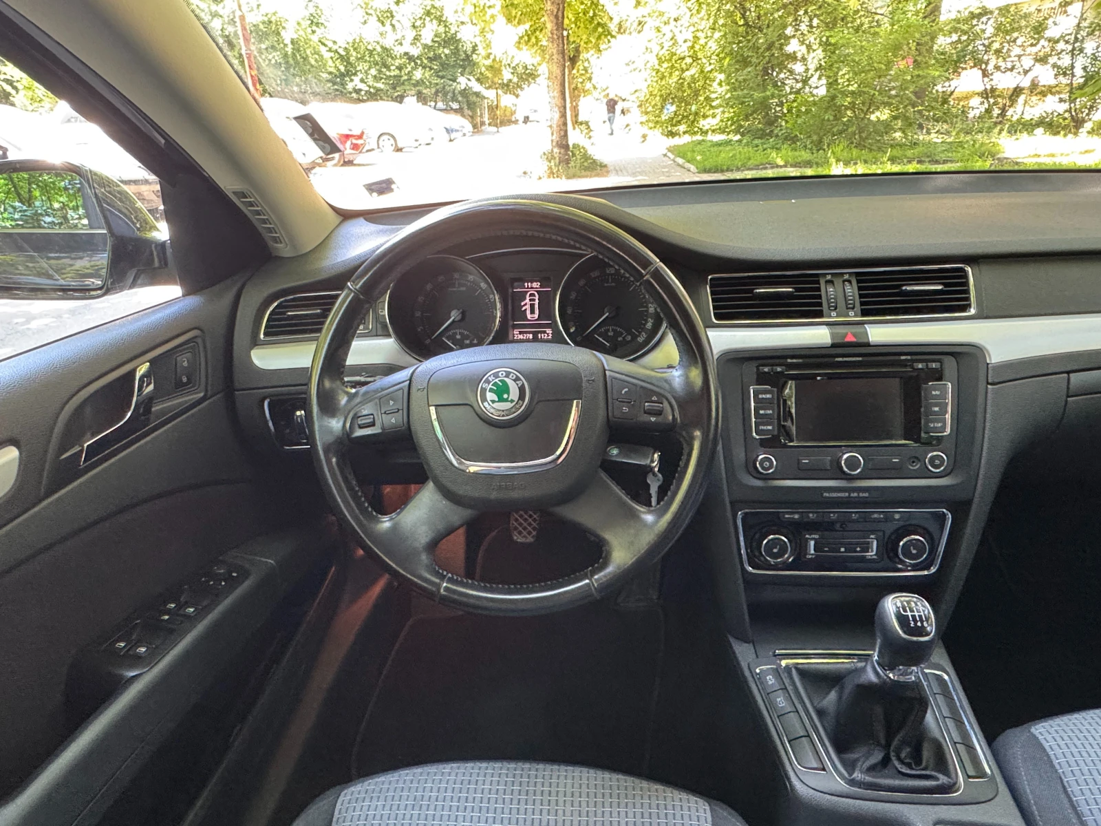Skoda Superb 2.0 TDI, снимка 10 - Автомобили и джипове - 54733284