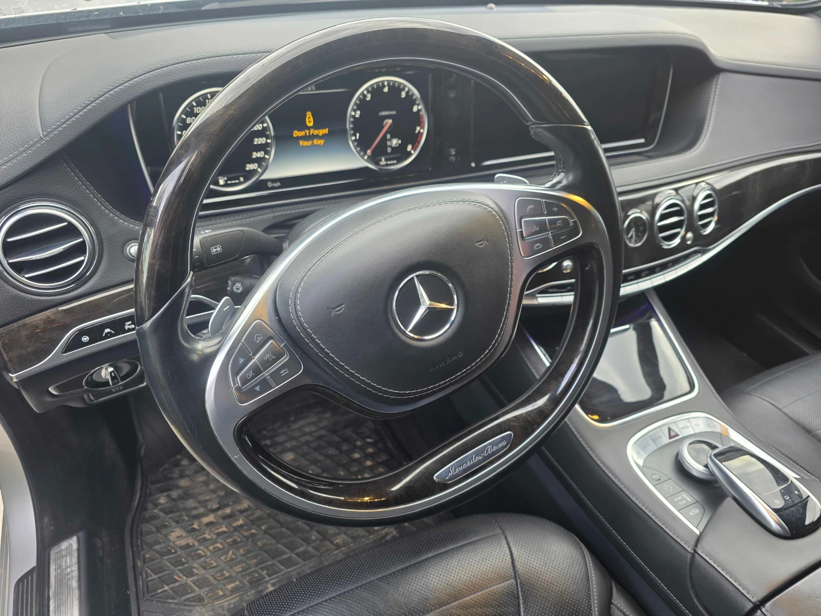 Mercedes-Benz S 550 4MATIC/BURMESTER/PANO/DISTRONIC/ОБДУХВАНЕ, снимка 8 - Автомобили и джипове - 54976965