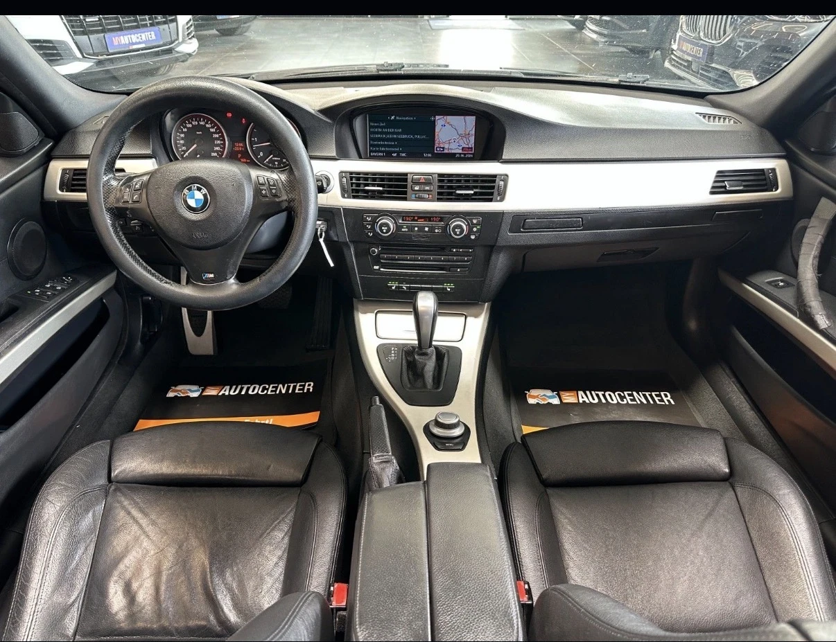 BMW 330 M-Pack/Pano/Keyless, снимка 3 - Автомобили и джипове - 55143329