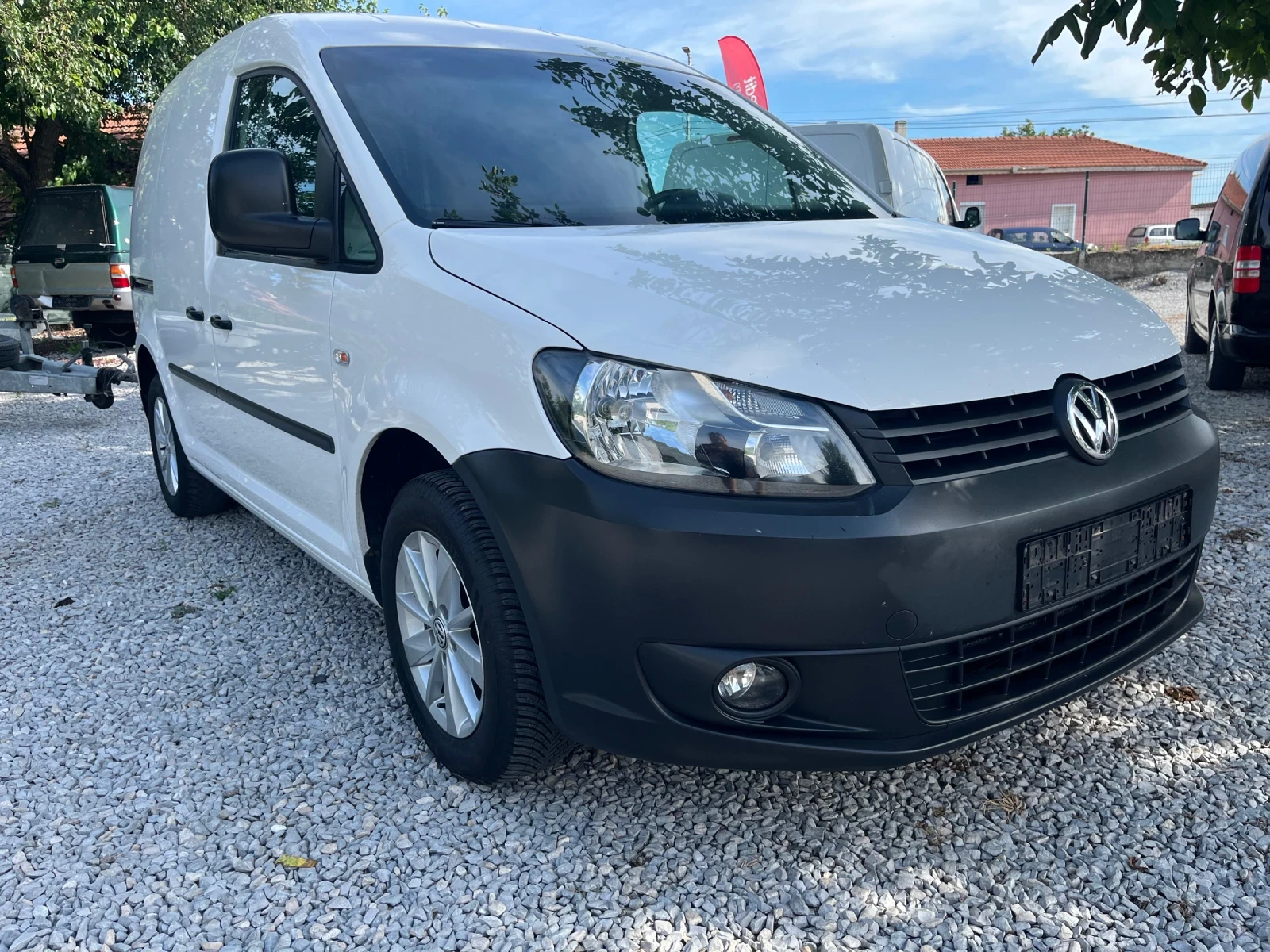 VW Caddy 1.6 TDI/КЛИМА, снимка 3 - Автомобили и джипове - 55207477