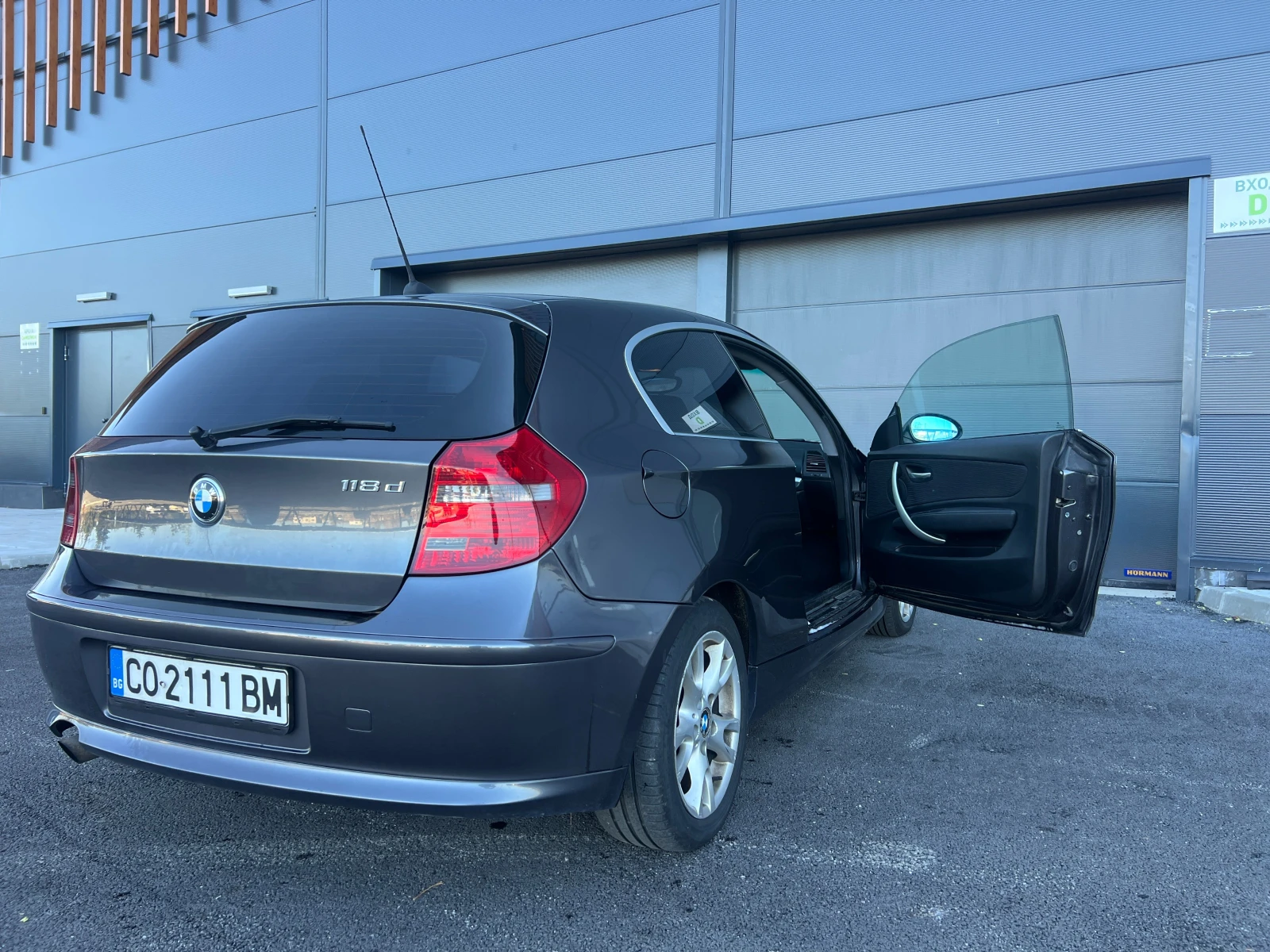 BMW 118 E81* FACELIFT* GRAPHITE GREY, снимка 7 - Автомобили и джипове - 55216869