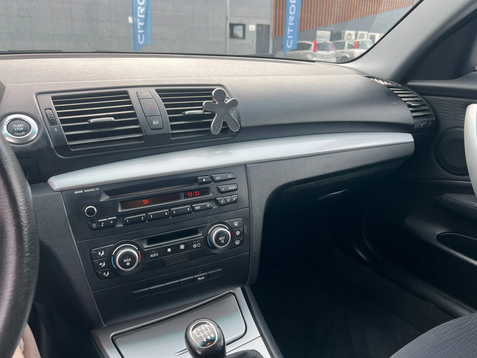 BMW 118 E81* FACELIFT* GRAPHITE GREY, снимка 15 - Автомобили и джипове - 55216869