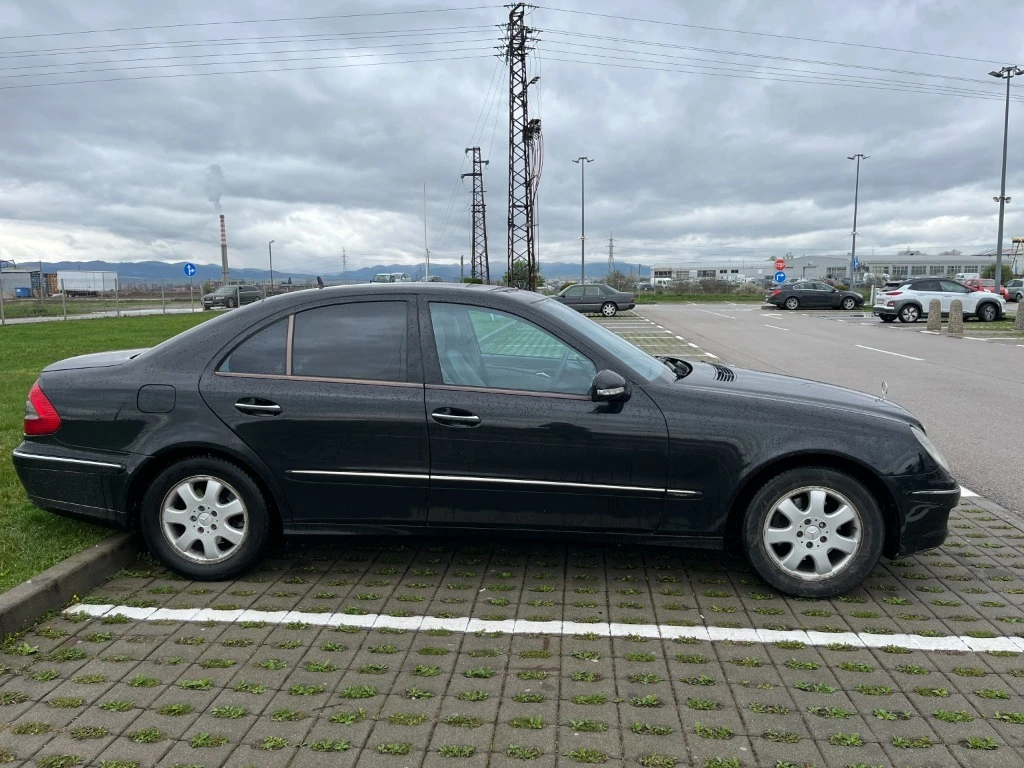 Mercedes-Benz E 350 4 Matic Avantgarde Facelift, снимка 2 - Автомобили и джипове - 55667705