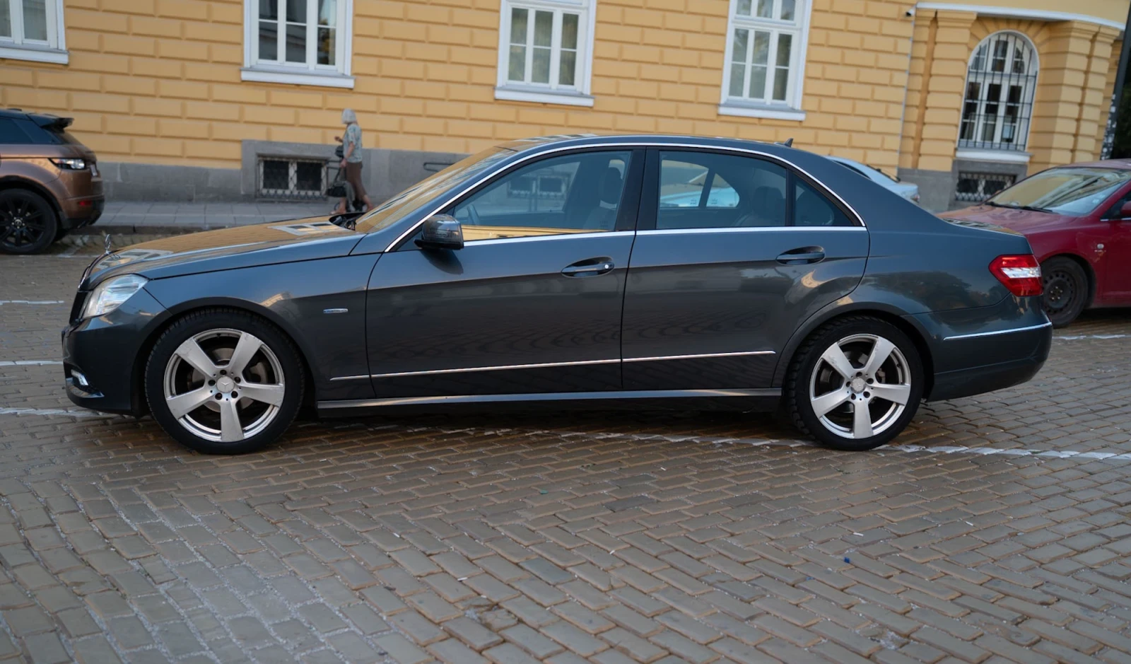 Mercedes-Benz E 220, снимка 8 - Автомобили и джипове - 55963893