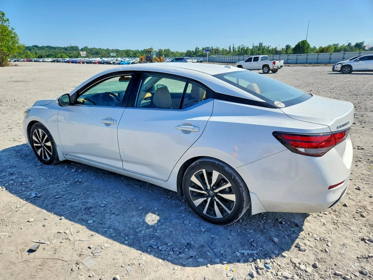 Nissan Sentra 2.0l Sv, снимка 2 - Автомобили и джипове - 56076345