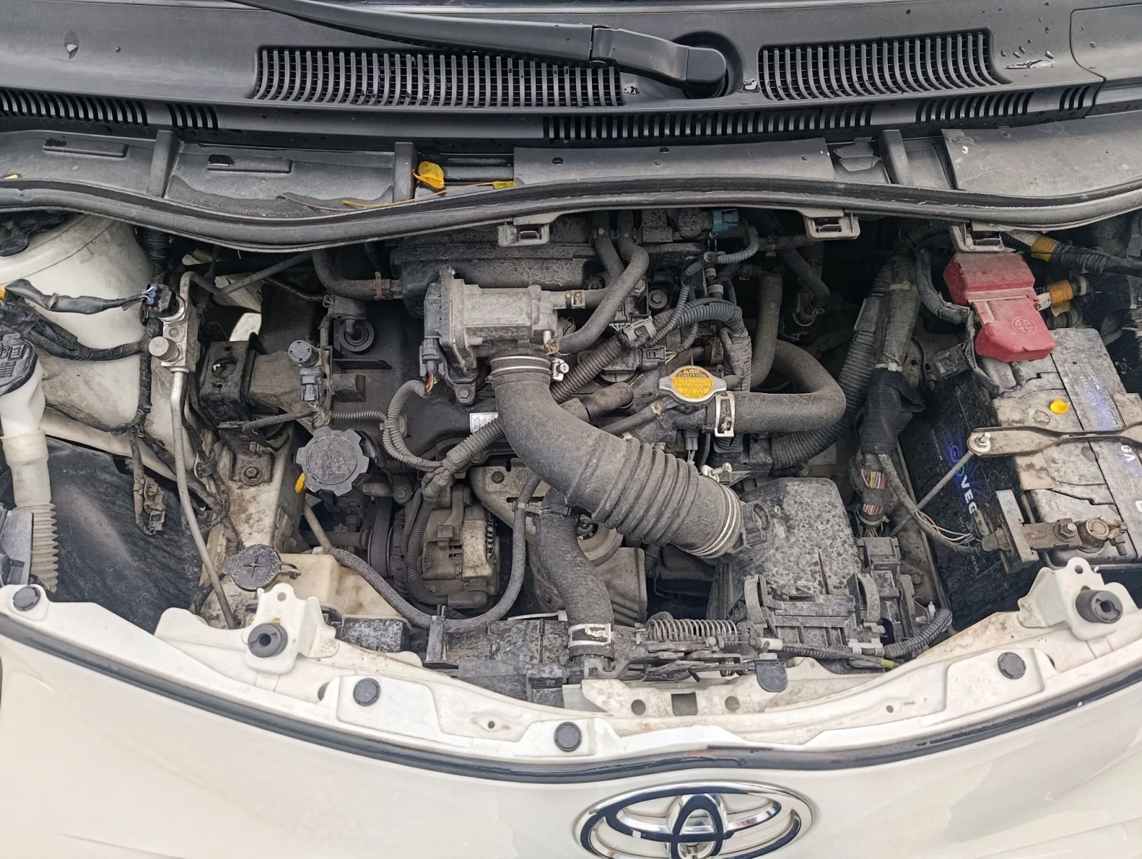 Toyota IQ Автоматик , снимка 14 - Автомобили и джипове - 56238143
