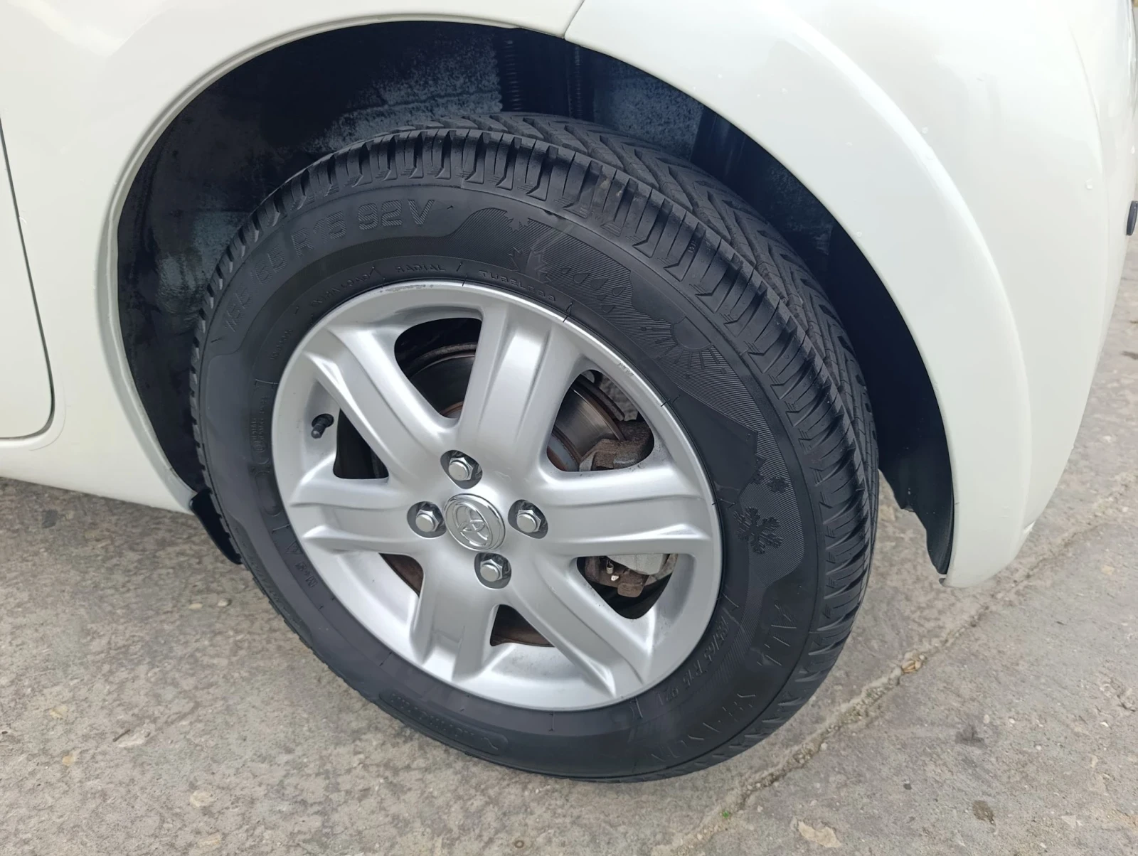 Toyota IQ Автоматик , снимка 7 - Автомобили и джипове - 56238143