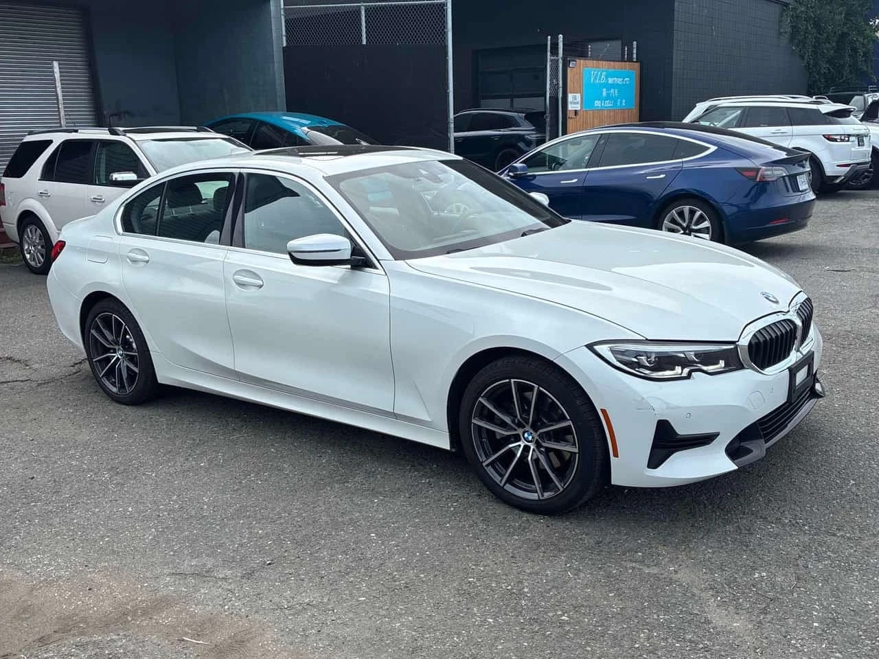 BMW 330 * xDrive * CARFAX * ОПЦИЯ ЗА ФИНАНСИРАНЕ, снимка 3 - Автомобили и джипове - 56261962