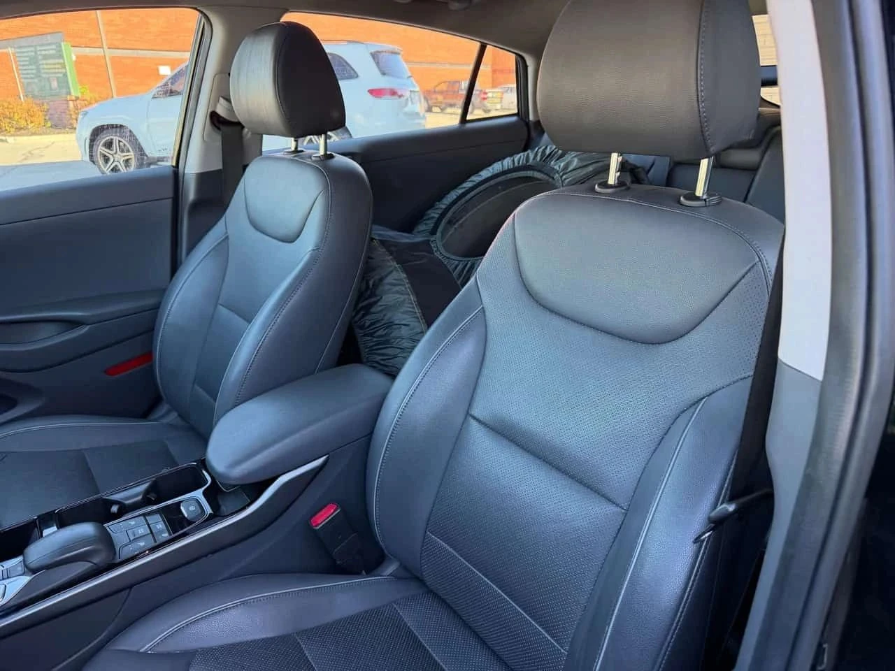 Hyundai Ioniq, снимка 7 - Автомобили и джипове - 56684666