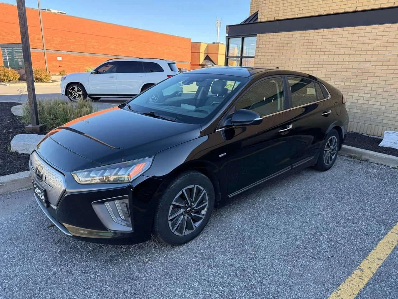 Hyundai Ioniq, снимка 2 - Автомобили и джипове - 56684666