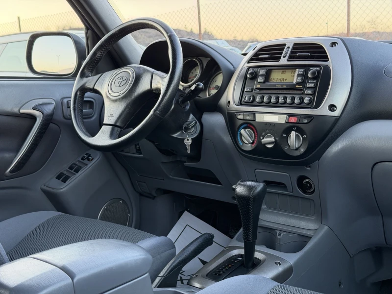 Toyota Rav4 2.0I A 4x4, снимка 14 - Автомобили и джипове - 53181085