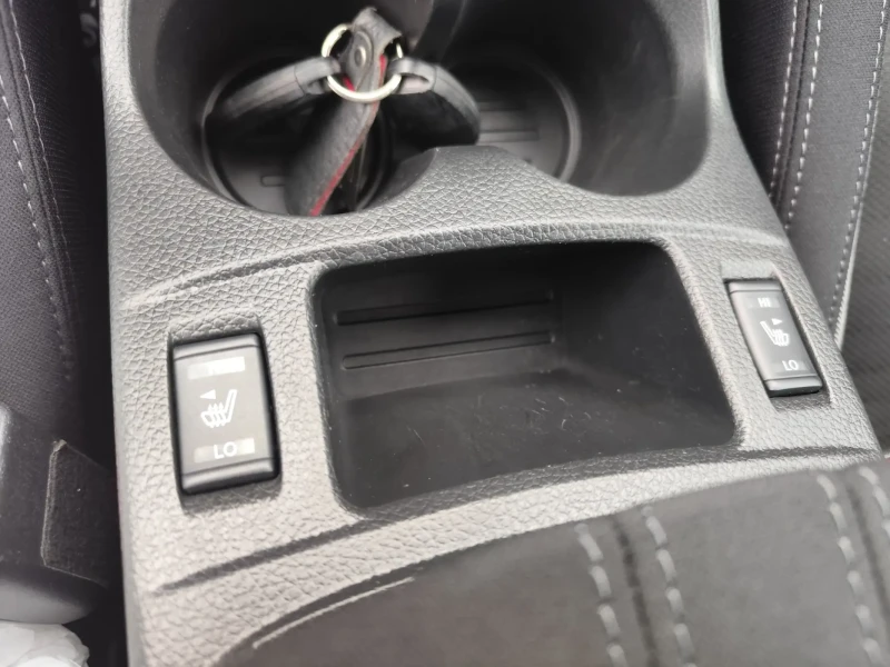 Nissan Qashqai 1.2i* EURO6B* NAVI* LED* CAMREA 360* 73000km! , снимка 11 - Автомобили и джипове - 53285826