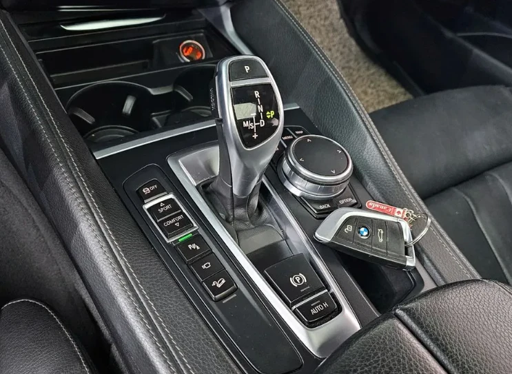 BMW X6 * xDrive40d* M-Sport* ПОДГРЕВ* ПАНОРАМА* HEAD-UP*  - изображение 9