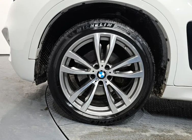 BMW X6 * xDrive40d* M-Sport* ПОДГРЕВ* ПАНОРАМА* HEAD-UP* , снимка 12 - Автомобили и джипове - 53727282