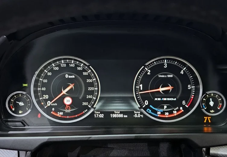 BMW X6 * xDrive40d* M-Sport* ПОДГРЕВ* ПАНОРАМА* HEAD-UP*  - изображение 5