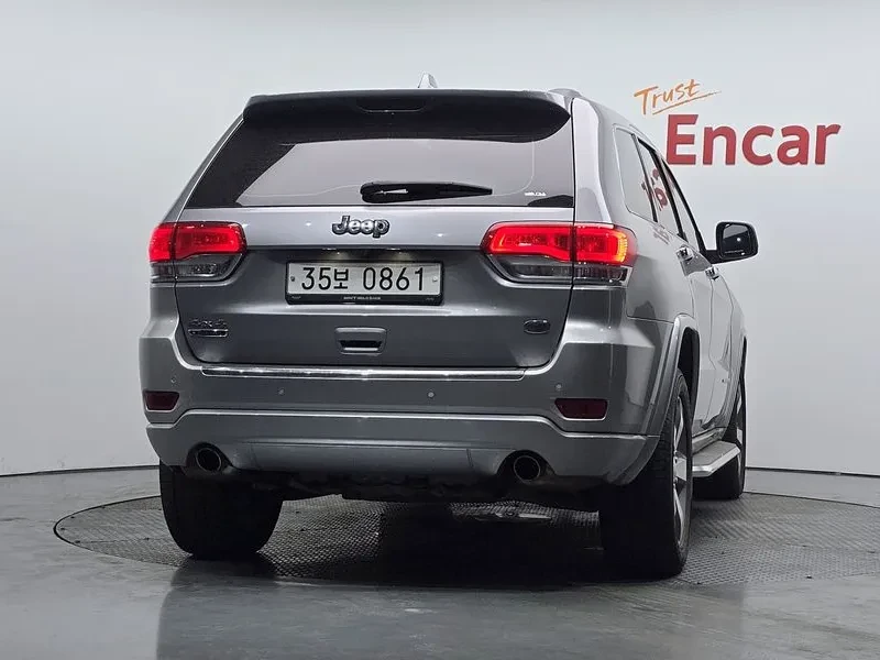 Jeep Grand cherokee 3.0 Diesel Overland Wk2, снимка 4 - Автомобили и джипове - 56111896