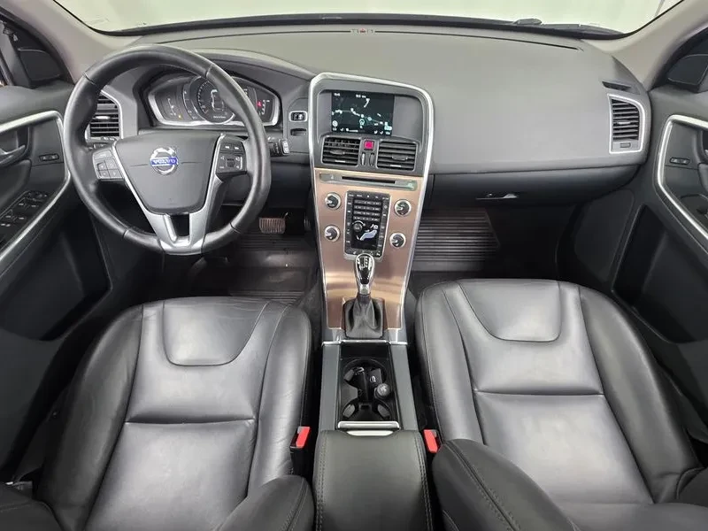 Volvo XC60 D3 1St Generation, снимка 7 - Автомобили и джипове - 56111890