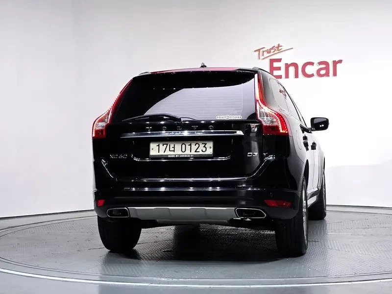 Volvo XC60 D3 1St Generation, снимка 4 - Автомобили и джипове - 56111890