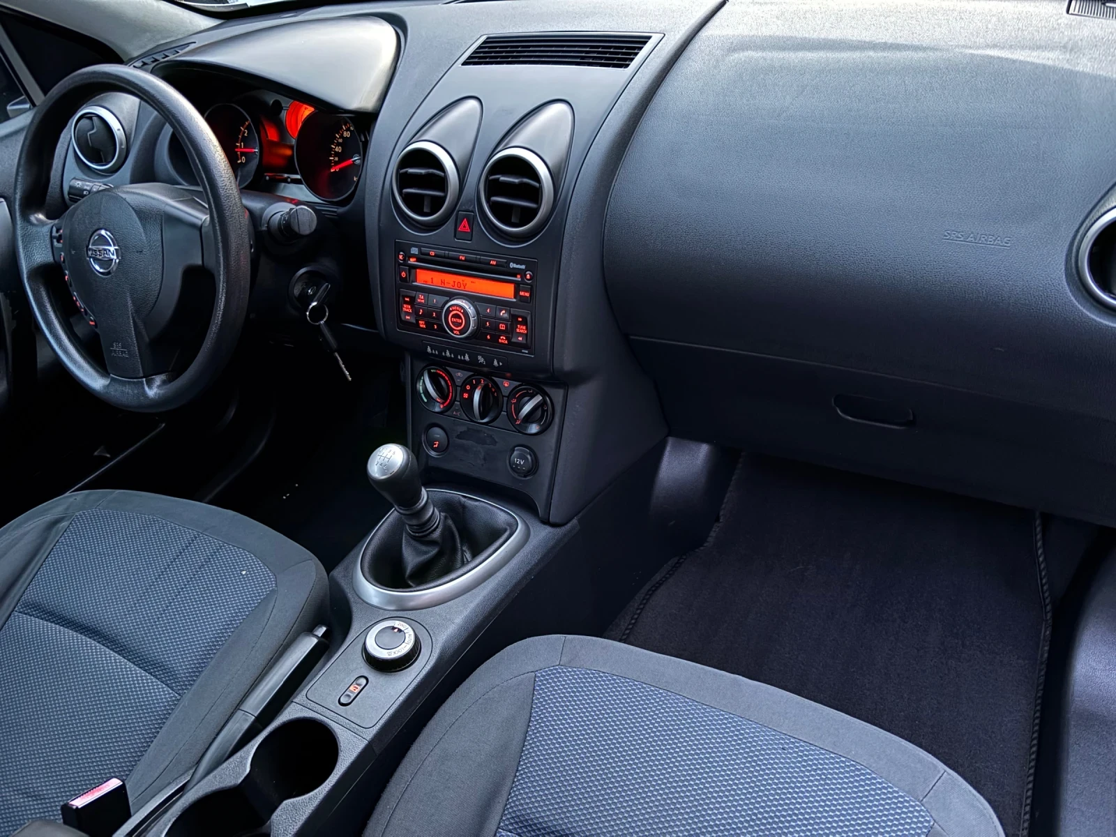 Nissan Qashqai 2.0 4x4 145k км, снимка 7 - Автомобили и джипове - 53831381