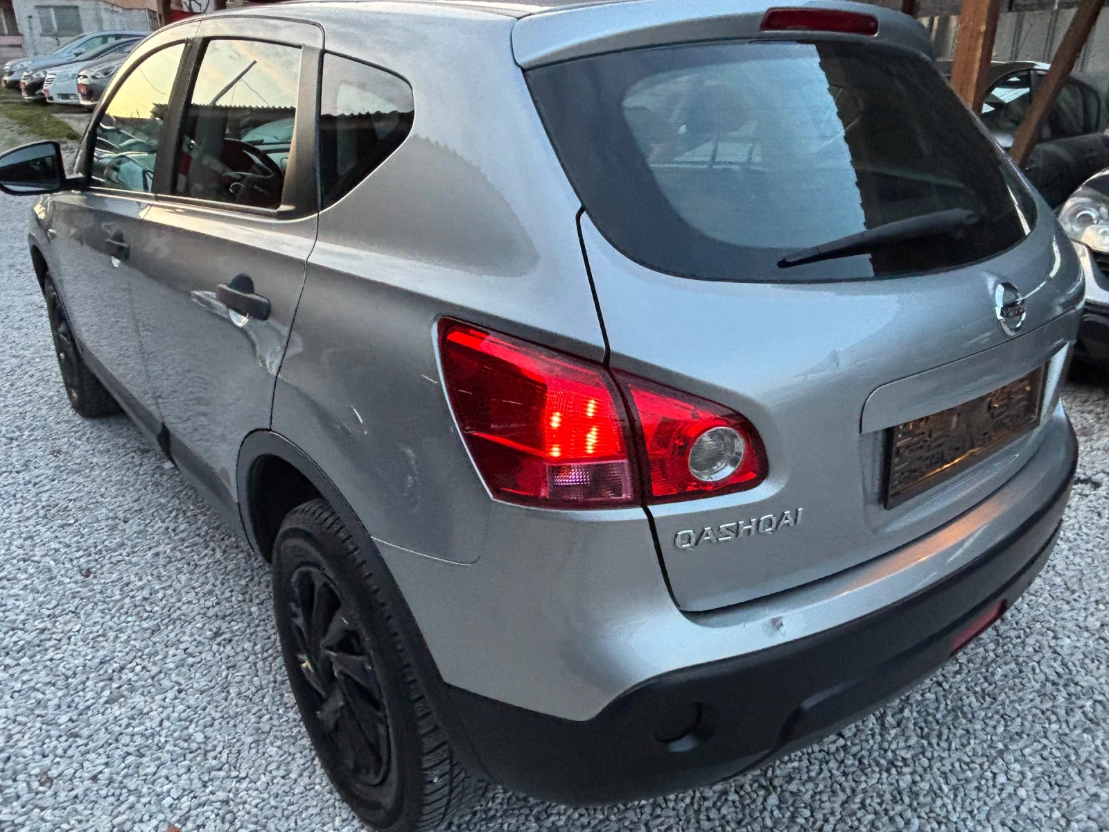 Nissan Qashqai 2.0 4x4 145k км, снимка 2 - Автомобили и джипове - 53831381