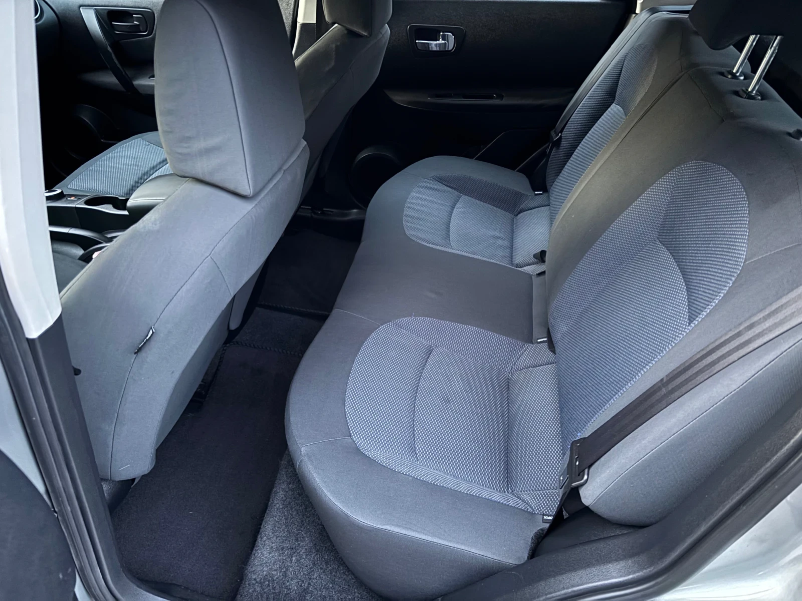 Nissan Qashqai 2.0 4x4 145k км, снимка 8 - Автомобили и джипове - 53831381