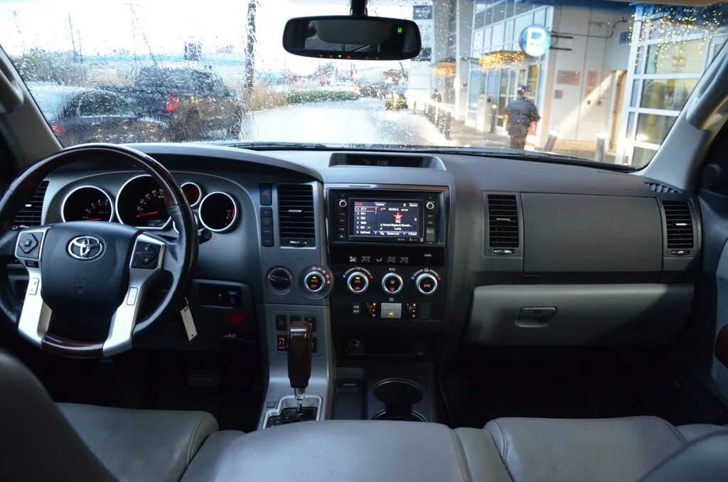 Toyota Sequoia 5.7* V8* PLATINUM* ПОДГРЕВ* ОБДУХВАНЕ* КАМЕРА* JBL, снимка 8 - Автомобили и джипове - 55057181