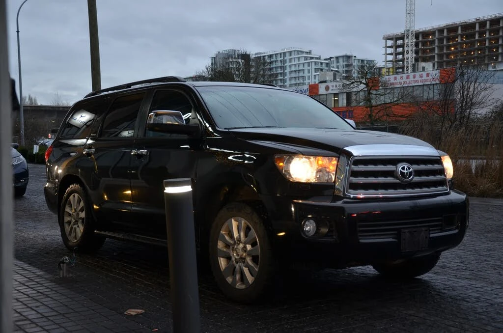 Toyota Sequoia 5.7* V8* PLATINUM* ПОДГРЕВ* ОБДУХВАНЕ* КАМЕРА* JBL, снимка 3 - Автомобили и джипове - 55057181