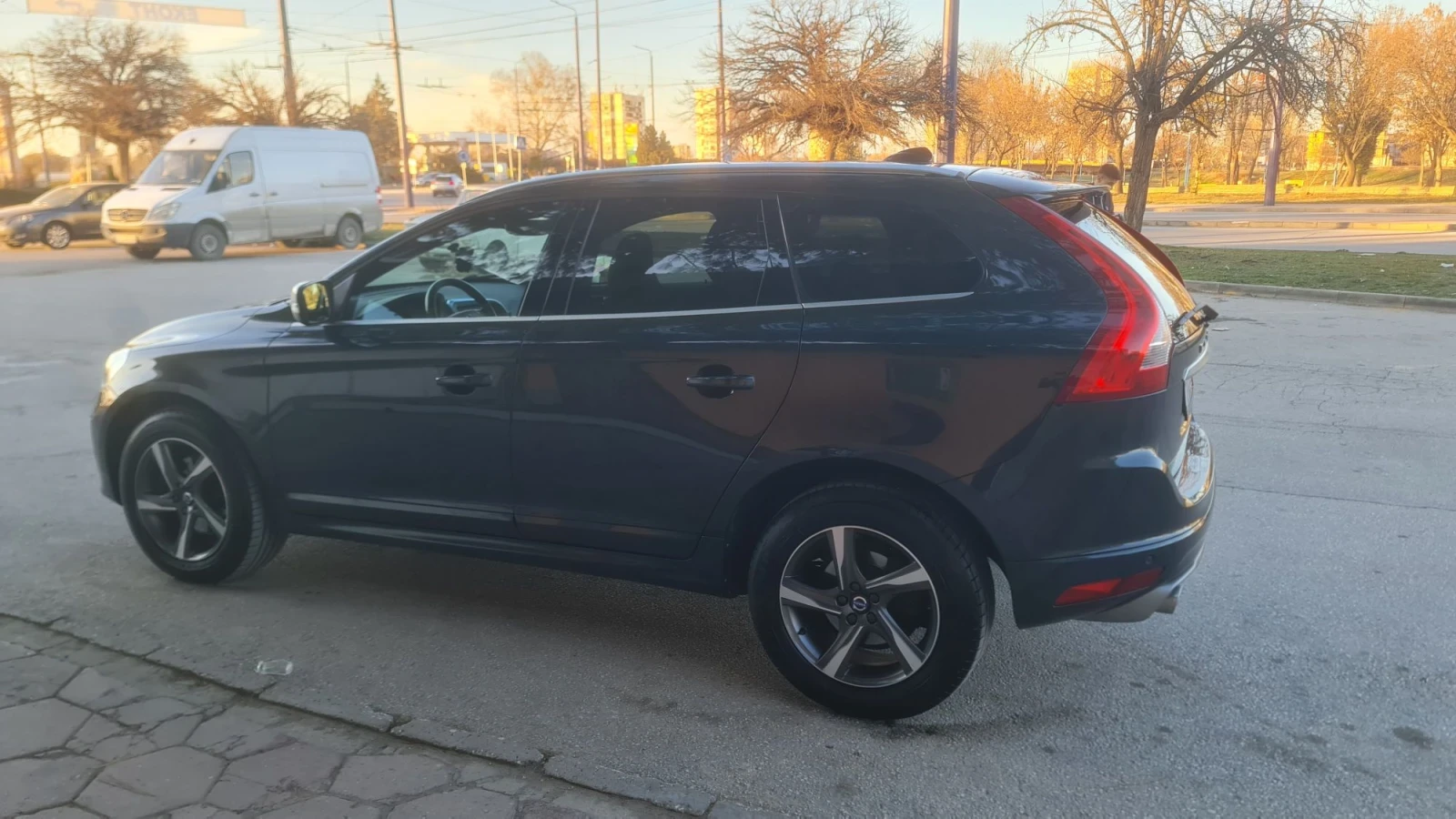 Volvo XC60 D5/SWISS/R, DESIGN/240 000KM/AWD 4X4, снимка 5 - Автомобили и джипове - 55655172