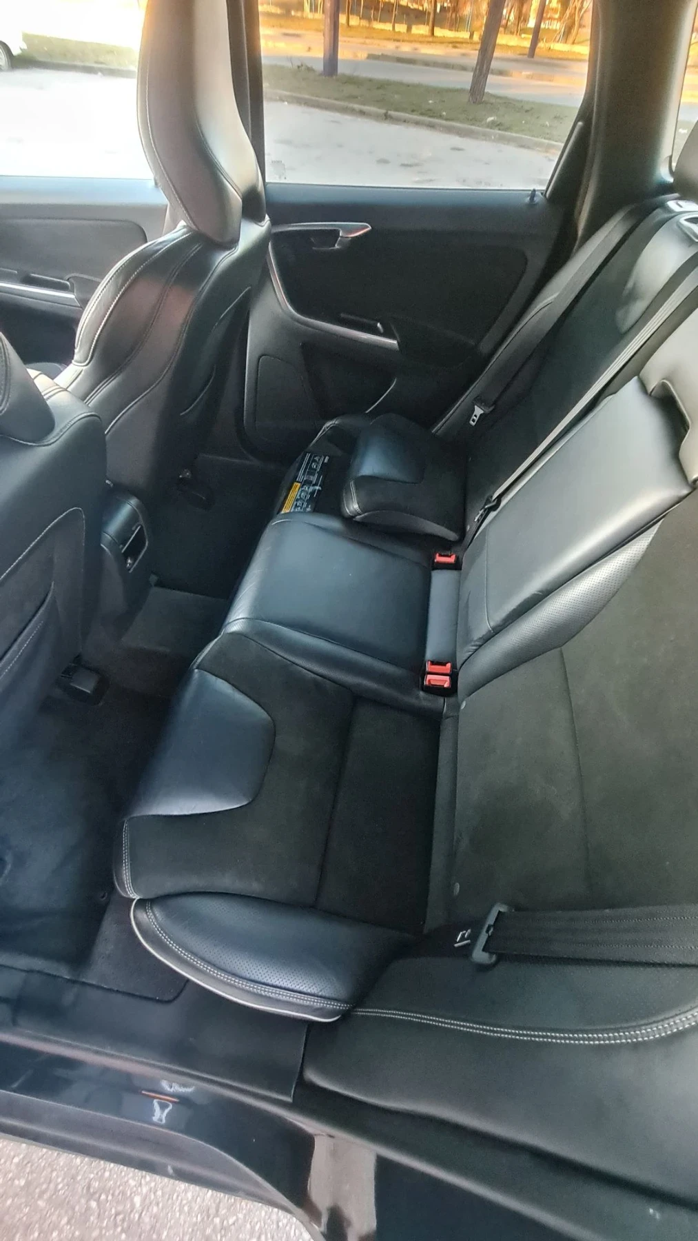 Volvo XC60 D5/SWISS/R, DESIGN/240 000KM/AWD 4X4, снимка 15 - Автомобили и джипове - 55655172