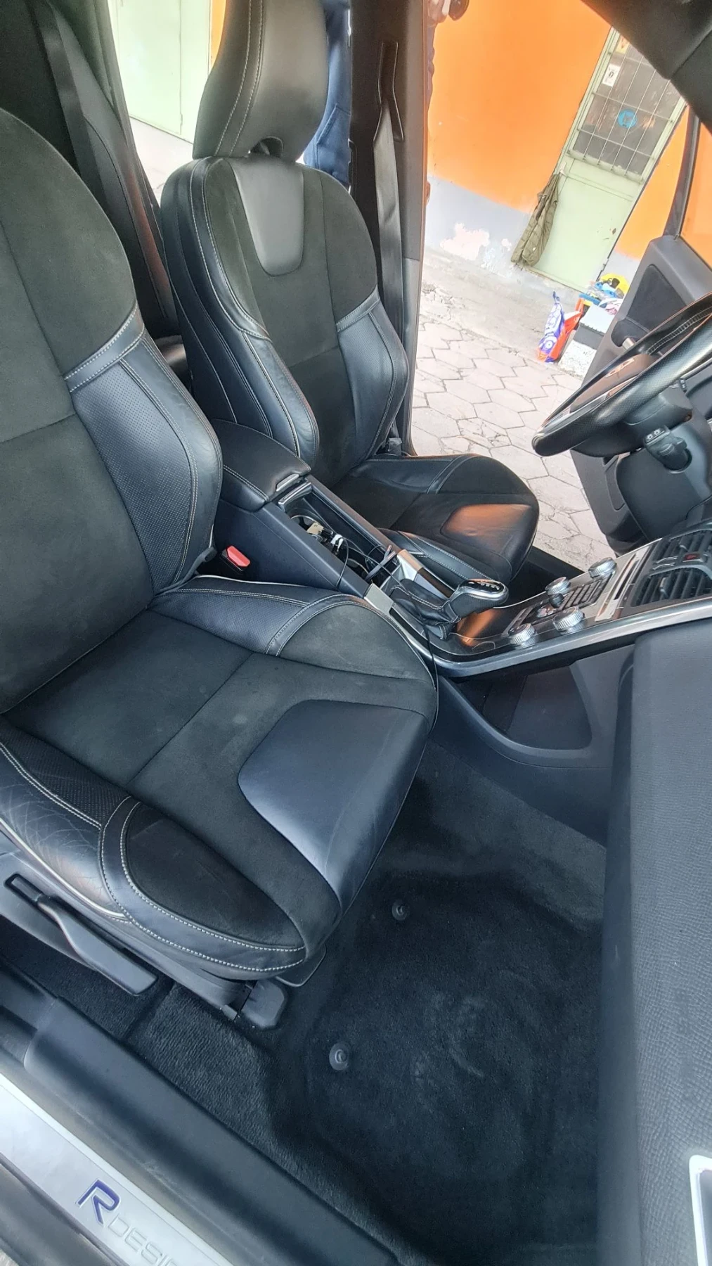 Volvo XC60 D5/SWISS/R, DESIGN/240 000KM/AWD 4X4, снимка 13 - Автомобили и джипове - 55655172