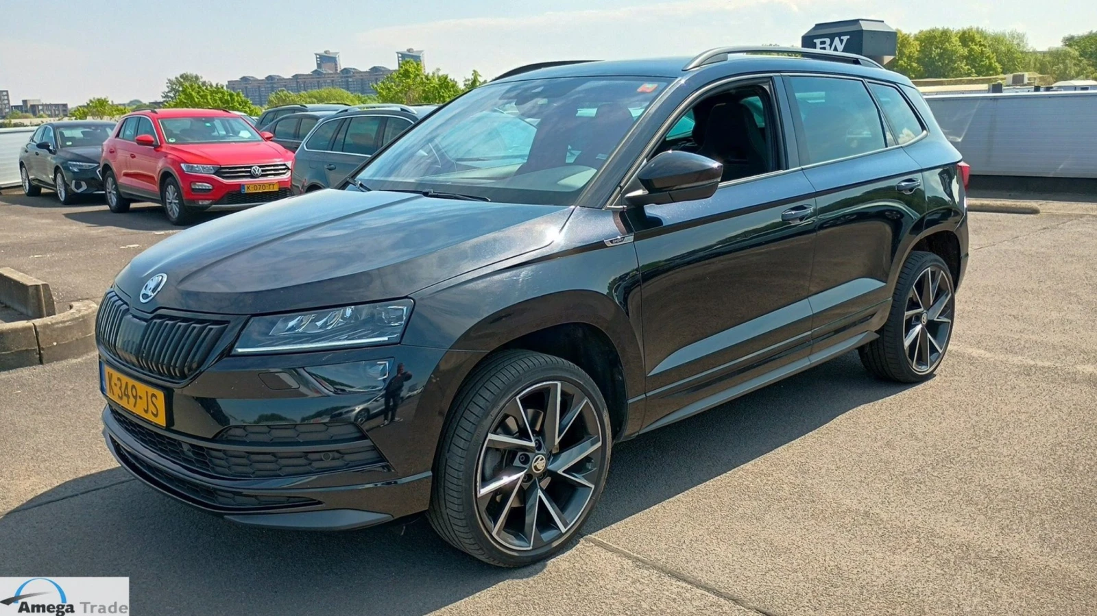 Skoda Karoq 1.5 Sportline Business Auto Virtual Panorama, снимка 3 - Автомобили и джипове - 55938420