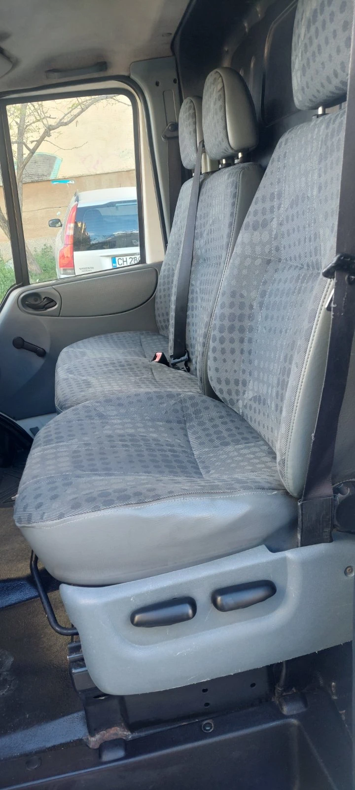 Ford Transit 2.2 TDCI  клима, снимка 10 - Бусове и автобуси - 47044325