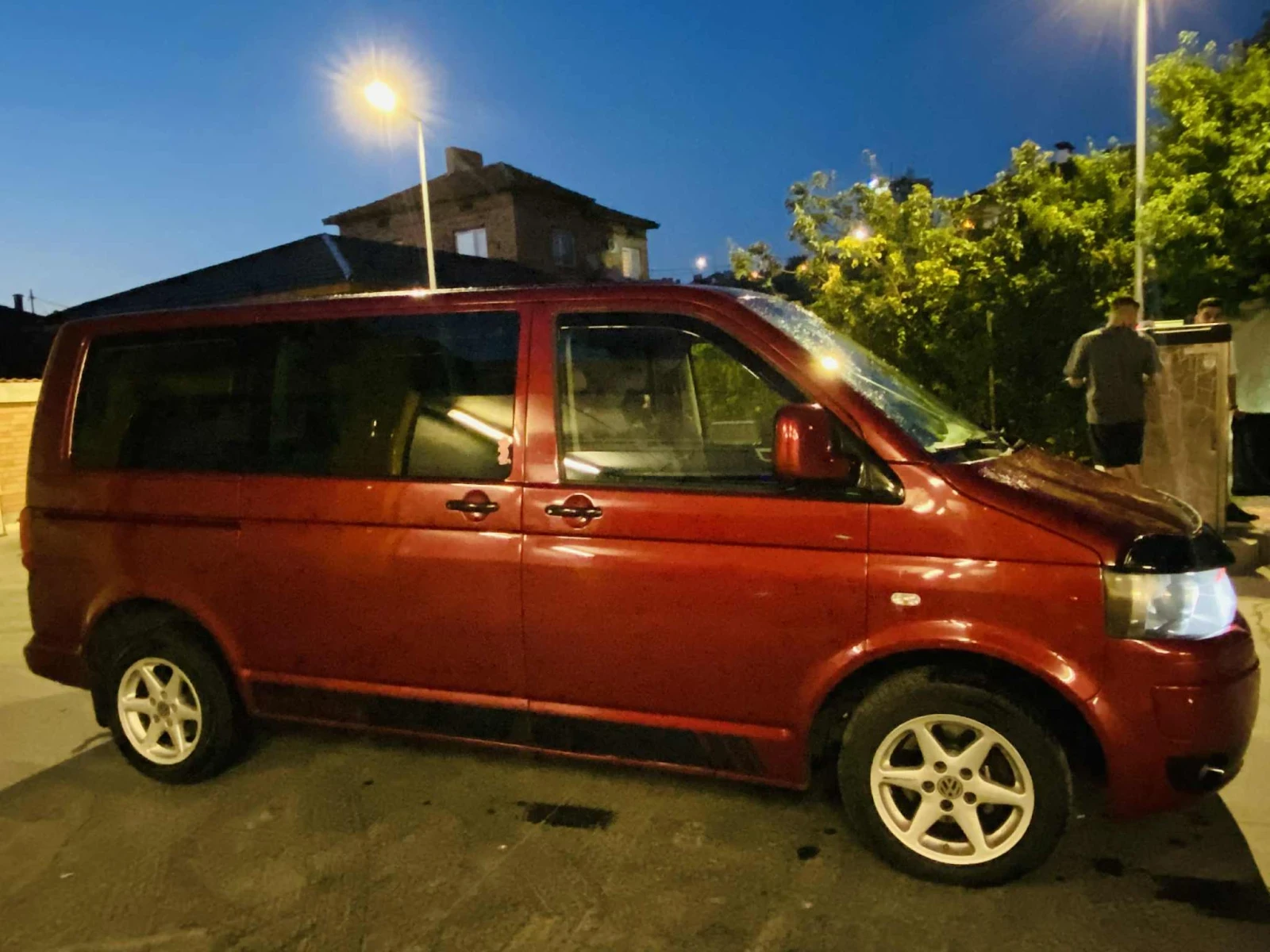 VW Multivan 1.9 - изображение 2