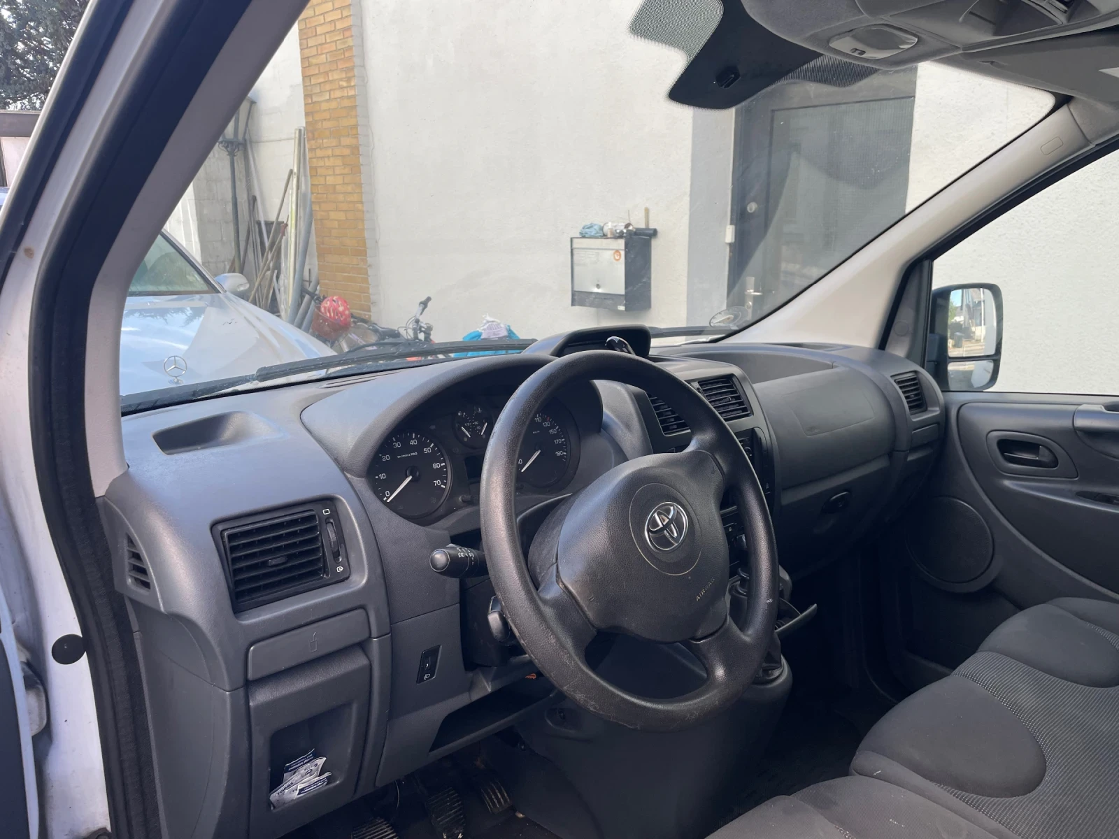 Toyota Proace 2.0D, снимка 5 - Бусове и автобуси - 53836910