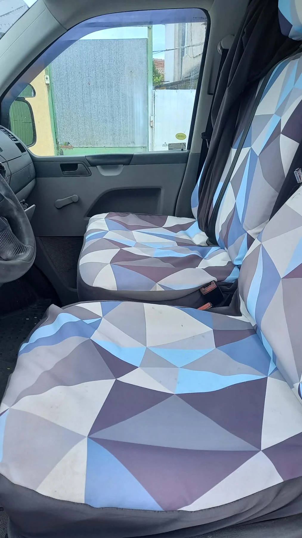VW T5 1.9 Tdi, снимка 5 - Бусове и автобуси - 54660622
