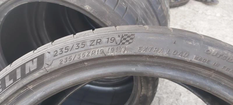 Гуми Летни 235/35R19, снимка 6 - Гуми и джанти - 29888379