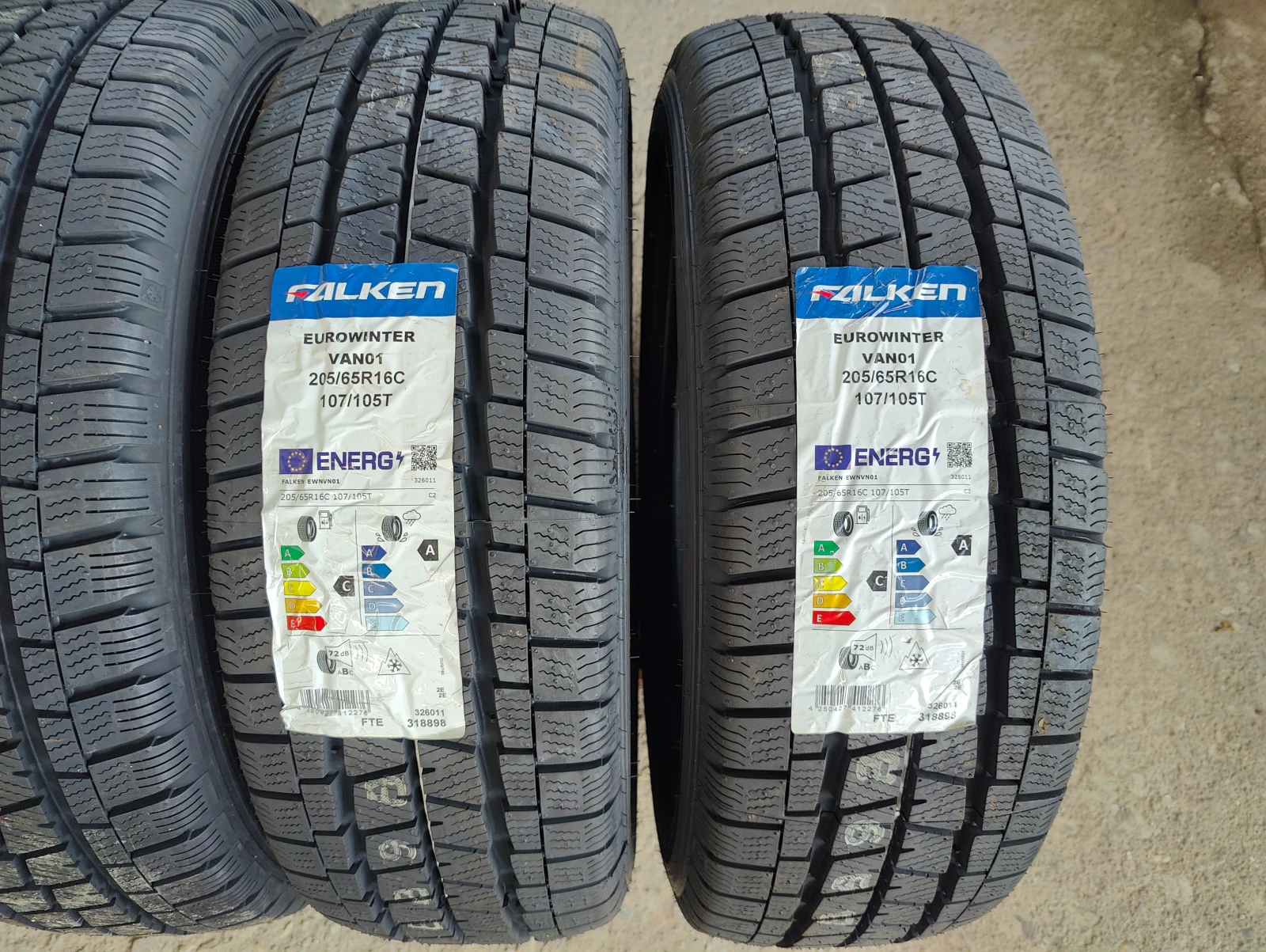 Гуми Зимни 205/65R16, снимка 2 - Гуми и джанти - 55251295