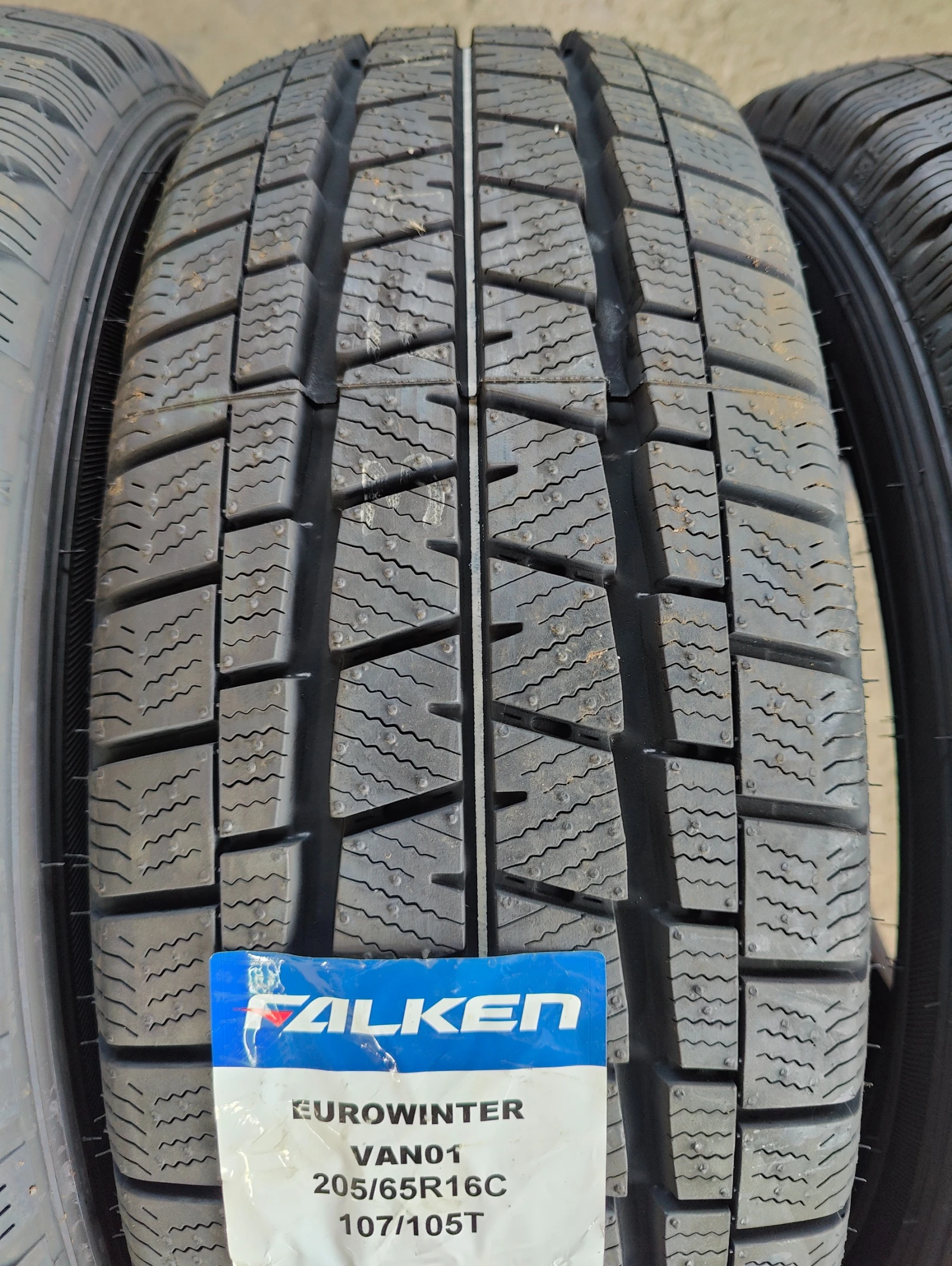 Гуми Зимни 205/65R16, снимка 4 - Гуми и джанти - 55251295