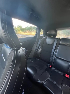 Volvo V40 D4 R-Design, снимка 9