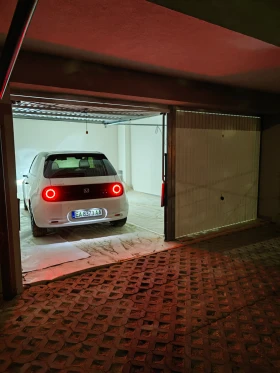������ Honda e