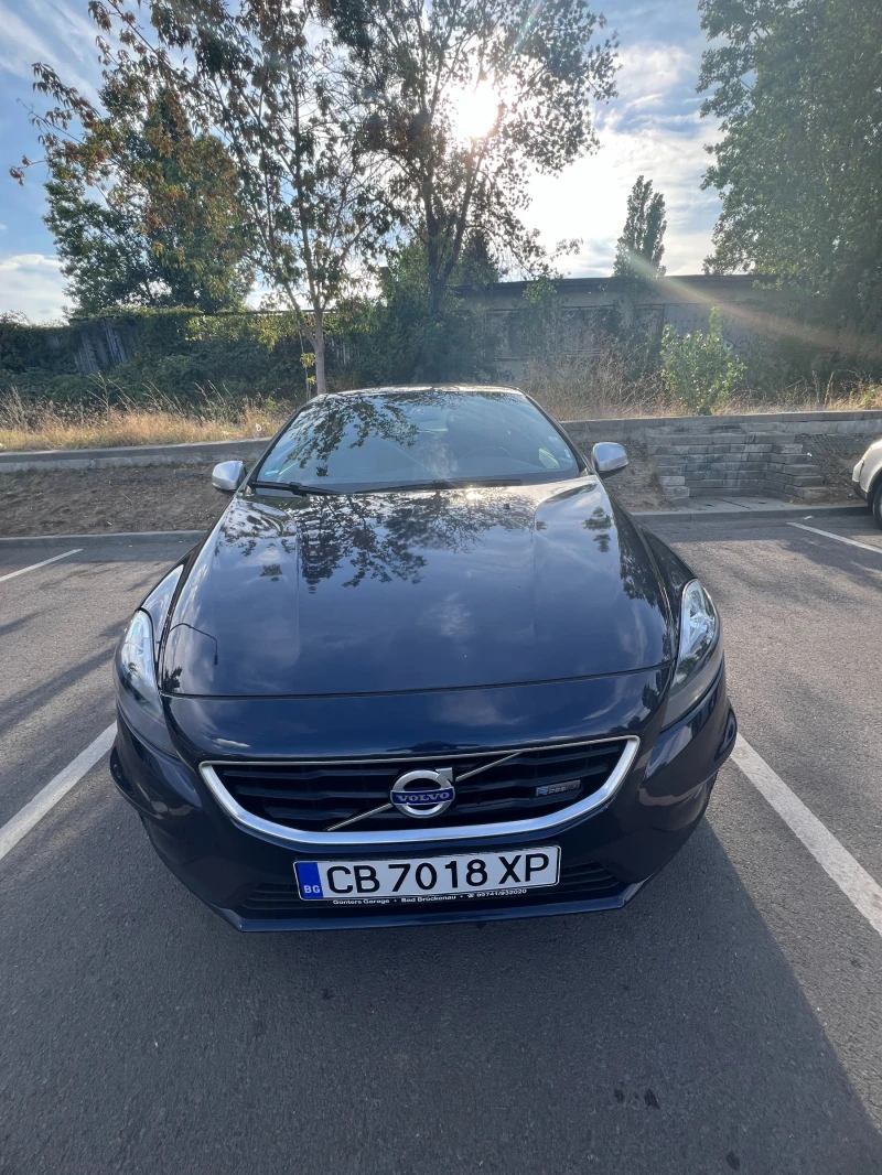 Volvo V40 D4 R-Design, снимка 6 - Автомобили и джипове - 47032686