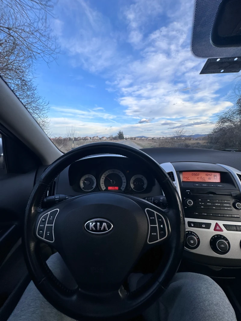 Kia Ceed, снимка 9 - Автомобили и джипове - 47646527