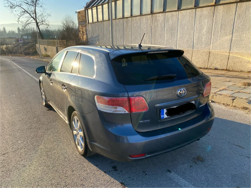 Toyota Avensis 2.2 D4D, снимка 4 - Автомобили и джипове - 48507066