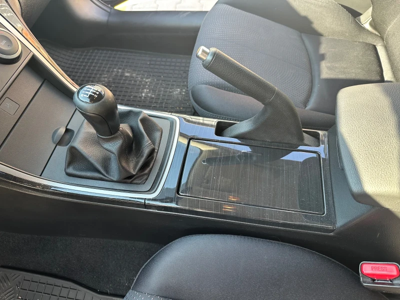 Mazda 6, снимка 10 - Автомобили и джипове - 52162268