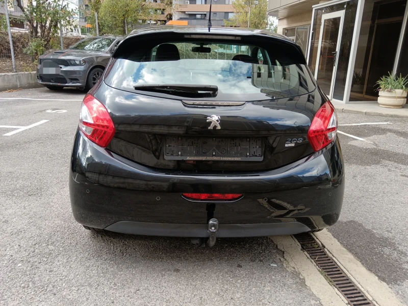 Peugeot 208 1.4 e-Hdi автоматик , снимка 4 - Автомобили и джипове - 52269015