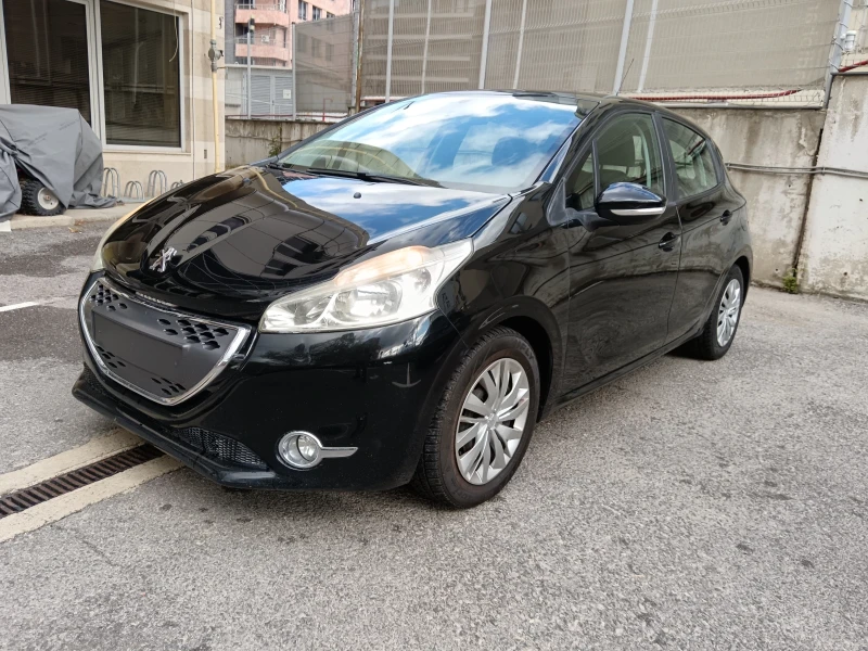 Peugeot 208 1.4 e-Hdi автоматик , снимка 7 - Автомобили и джипове - 52269015