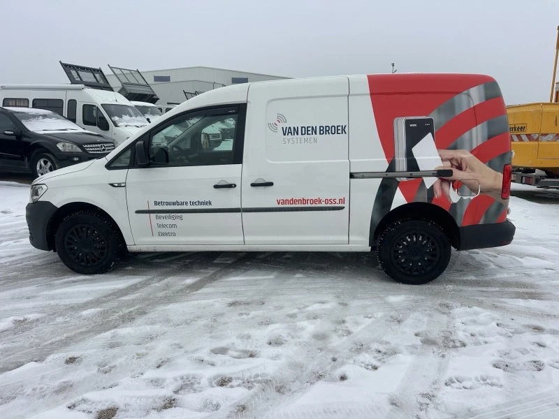 VW Caddy, снимка 7 - Автомобили и джипове - 53206618